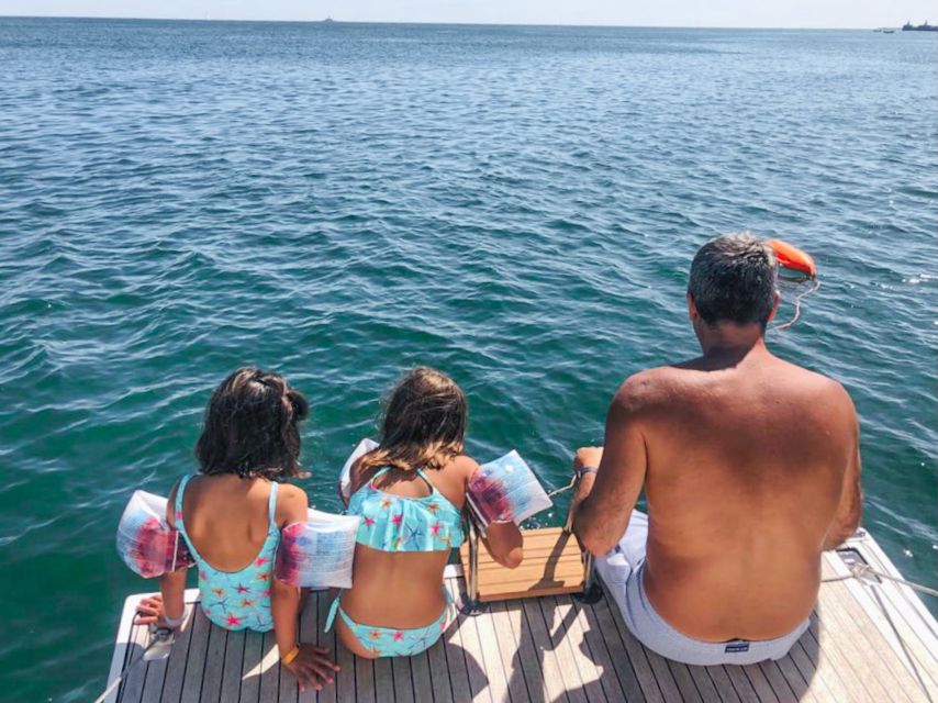 Lisbon: Sailboat Beach Tour - What the crew adds to the experience