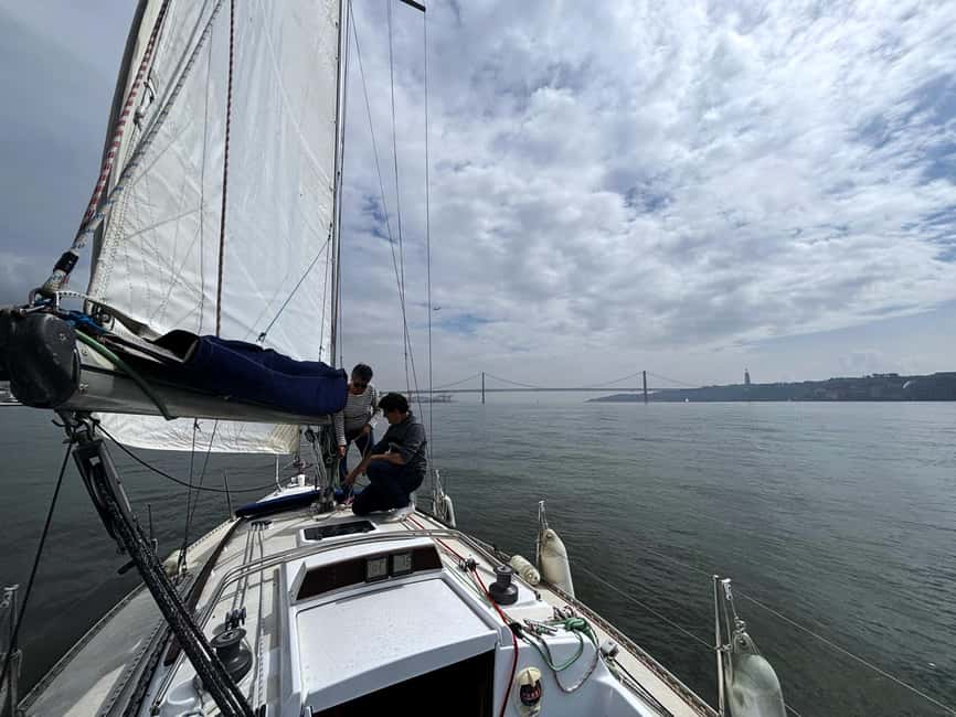 Lisbon: Sailboat Excursion - Sailing the Tagus instead of simply riding on it