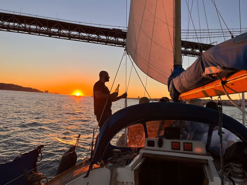 Lisbon: Sailboat Sunset Tour with a Drink - Drinks, snacks, blankets, and the practical details