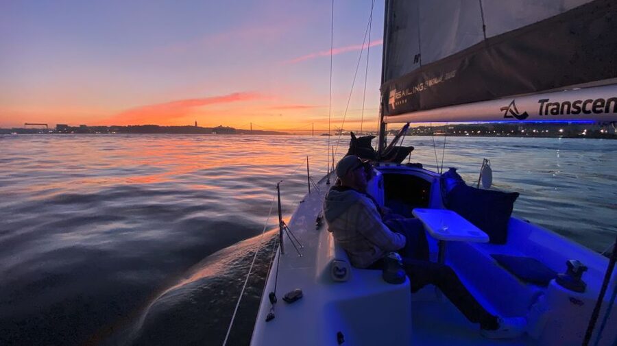 Lisbon: Sailboat Tour w/ Local Guide and Open Bar Green Wine - The First Twenty Minutes on the Tagus