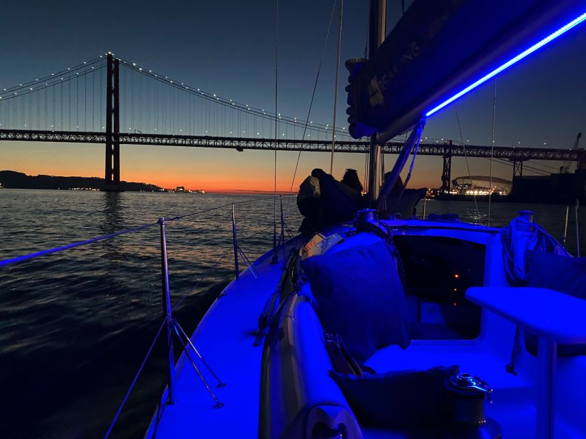 Lisbon: Sailboat Tour w/ Local Guide and Open Bar Green Wine - Monument to the Discoveries and Belém Tower