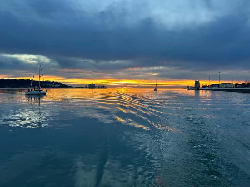 Lisbon: Sailing Boat Tour with Drinks & Pastel de Nata - Check in at Alcântara before the boat leaves