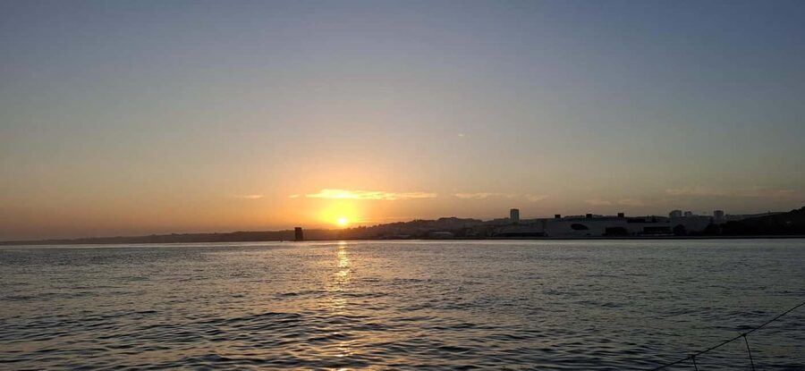 Lisbon Sailing on the Tagus - Snacks, drinks, and the $46 price