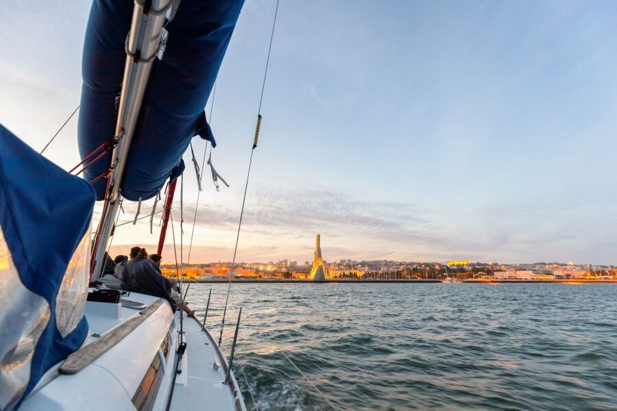 Lisbon: Sailing Tour on the Tagus River - Christ the King and Belém Tower on the return