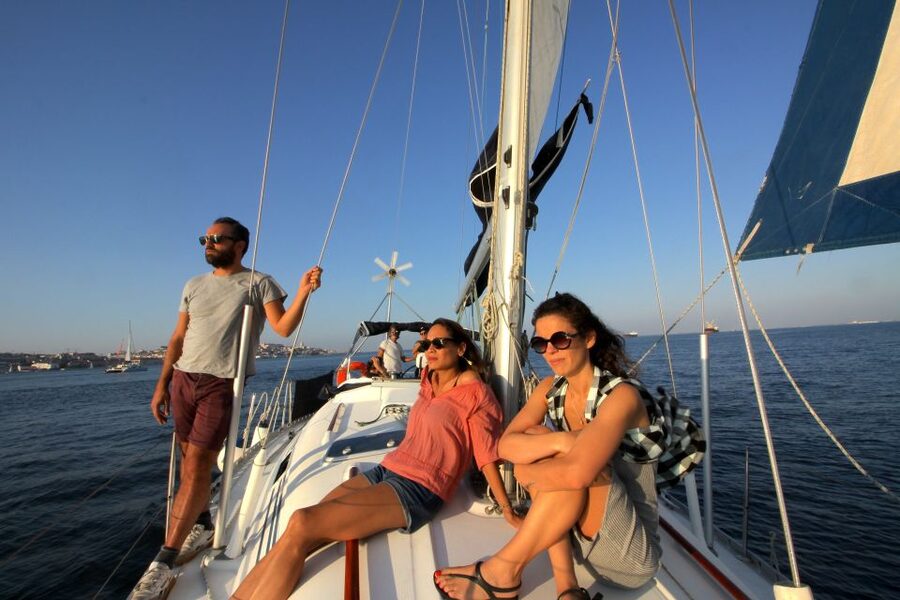 Lisbon: Sailing Tour with Wine and Snacks - Key details at a glance