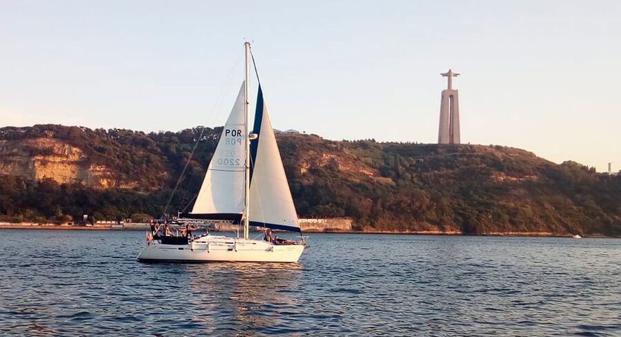 Lisbon: Sailing Tour with Wine and Snacks - Why the Tagus is the right place to see Lisbon