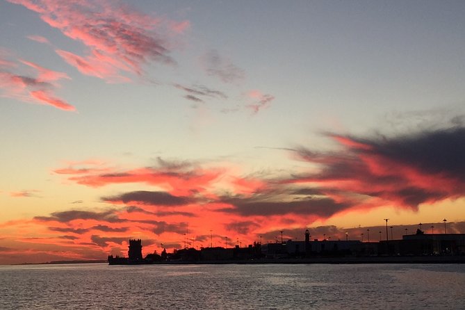 Lisbon Small Group 2h Sunset Sailing- Live Commentary & a Drink - Saint George Castle above the city