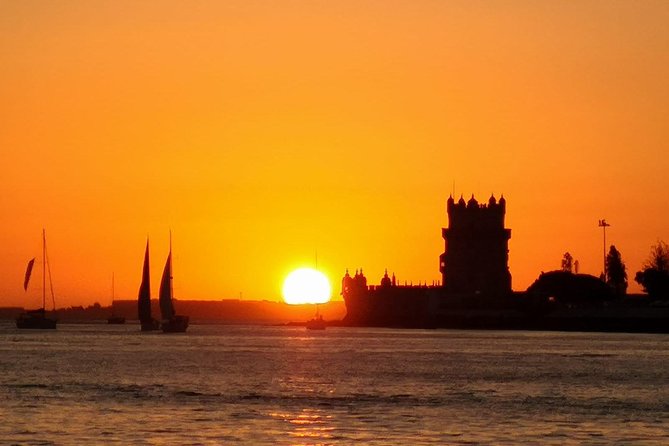 Lisbon Small Group Sunset Sailing 2h Cruise with Drinks Included - The Monument to the Discoveries from the river