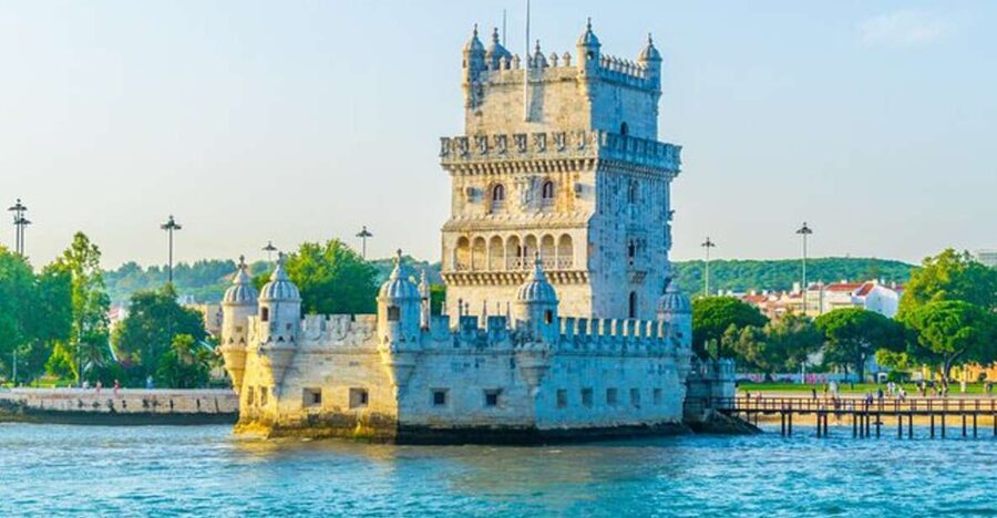 Lisbon: Sunset Sailing Boat Cruise with Wine - Why a sailing boat is a smart way to see Lisbon