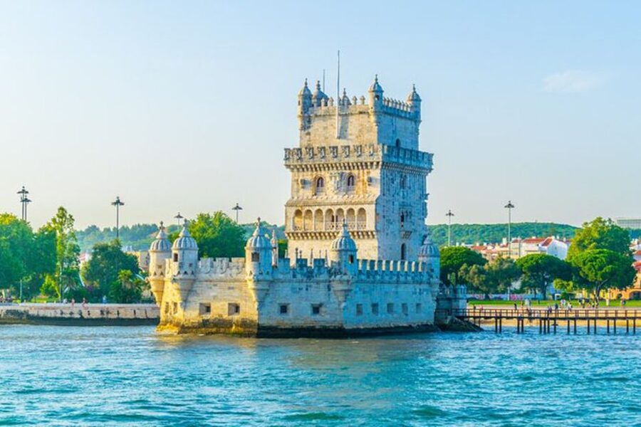 Lisbon: Sunset Sailing Boat Cruise with Wine - Starting at Doca de Santo Amaro