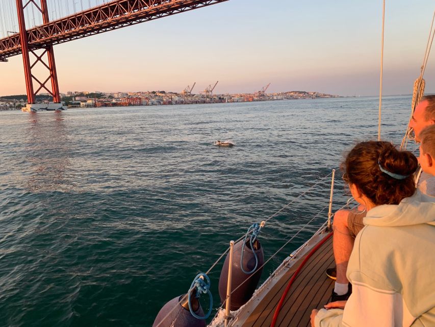 Lisbon: Sunset Sailing Cruise with Wine - Sunset, wind, and what to wear