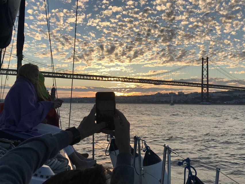 Lisbon: Sunset Sailing Cruise with Wine - The crew makes the difference
