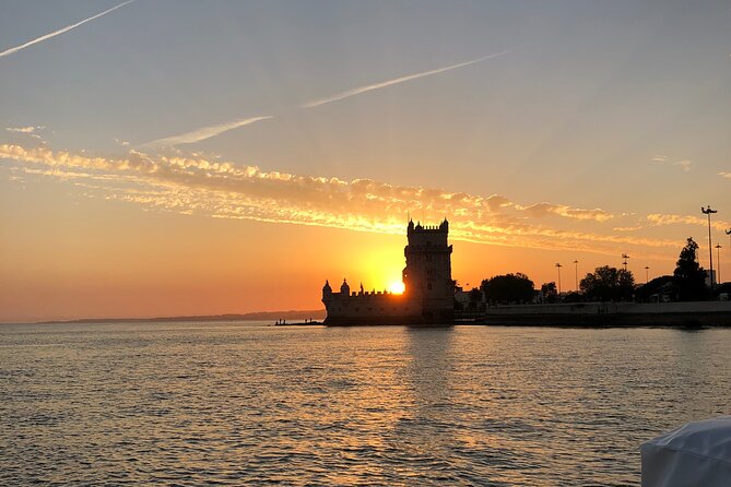 Lisbon Sunset Sailing Tour History & Local Wine — Small Group - Timing, weather, and the late-arrival warning