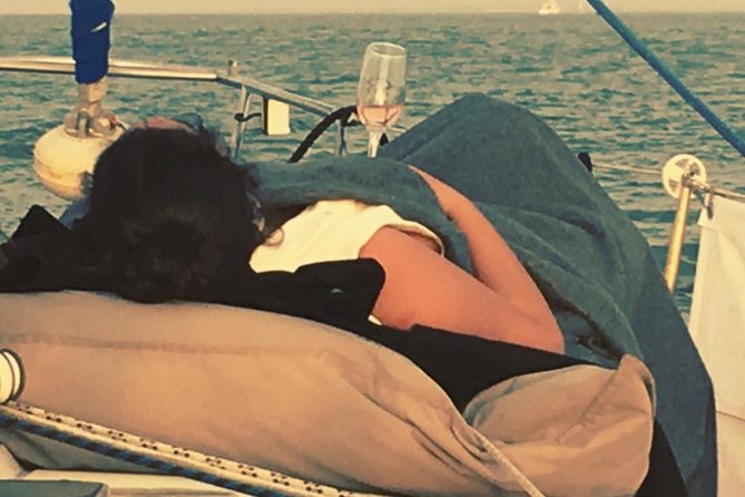 Lisbon Sunset Sensations on a Private Sailing Boat with wine&snacks - Wine, snacks, and the social side of the cruise