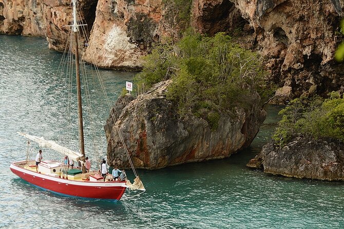 Little Bay Half-Day Sail & Snorkel Adventure - The details that shape the day