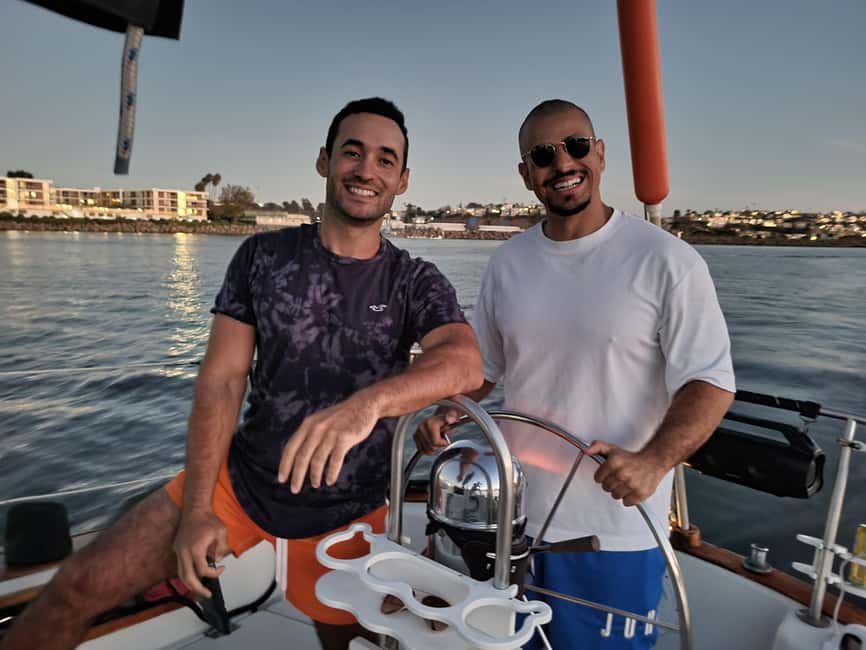 Los Angeles: Sunset Sailing - The route toward Santa Monica at sunset