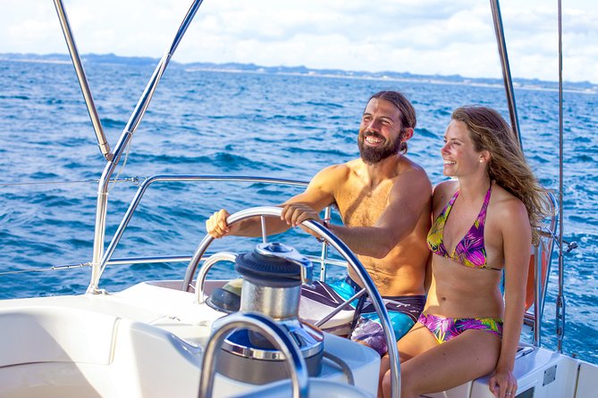 Los Cabos Luxury Sailing, Snorkel and Lunch Cruise - Hotel pickup requires one careful step
