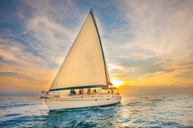Los Cabos Luxury Sunset Sail with Light Appetizers and Open Bar - The crew makes the biggest difference