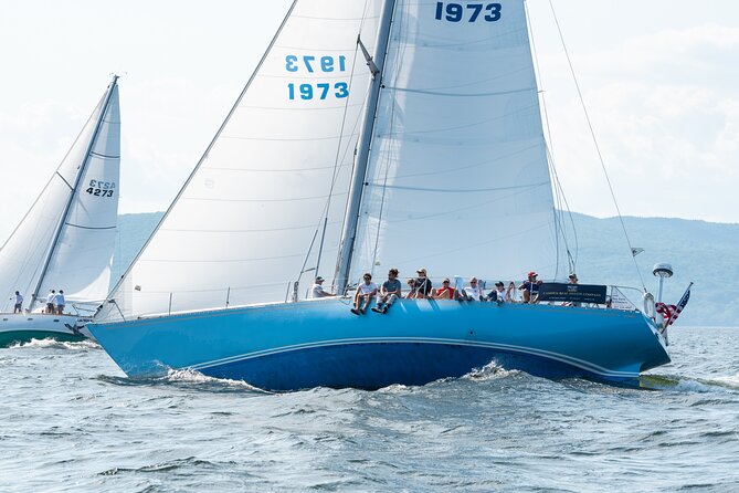Luxury Camden Sailing Experience - Curtis Island Light from the water