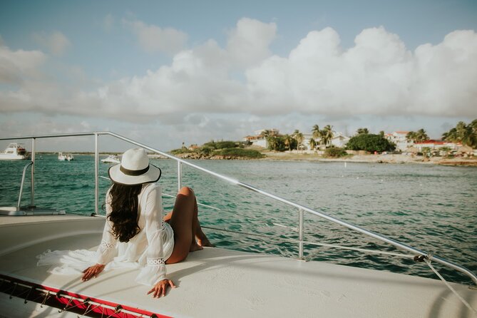 Luxury Champagne and Lobster Sail to Boca Catalina - Meeting at Lucy’s in Oranjestad