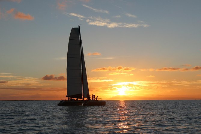 LUXURY PRIVATE Catamaran Bora Bora : The Sunset Escape - Drinks, snacks, and the homemade rum punch