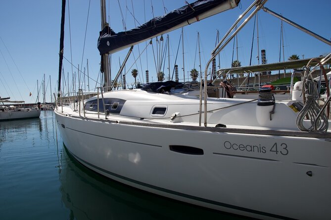Luxury sailboat ride with drinks and aperitif-Small Groups - Port Vell and Barcelona’s Historic Waterfront