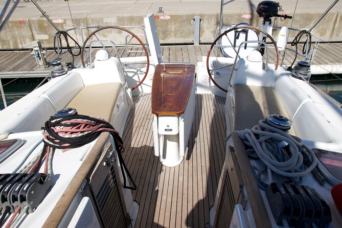 Luxury sailboat ride with drinks and aperitif-Small Groups - Drinks, Snacks, and the Onboard Mood