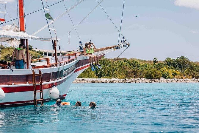 Luxury snorkel trip on a spacious wooden schooner and local lunch - Setting Sail from Kralendijk on Lady Bellais
