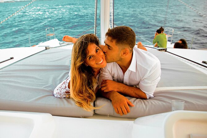 Luxury Sunset Sailing Cruise in Cancun with Light Dinner and Open Bar - Getting to the boat from your Cancun hotel