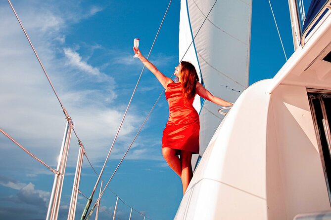 Luxury Sunset Sailing Cruise in Cancun with Light Dinner and Open Bar - What the light dinner actually includes