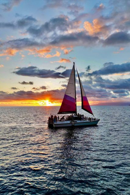 Maalaea Harbor: Sunset Sail on a Charming Hawaiin Catamaran - How the Crew Shapes the Evening