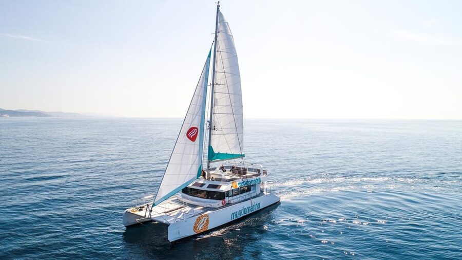 Malaga: Catamaran Sailing Cruise with Swimming & Optional DJ - What the 90-minute route feels like