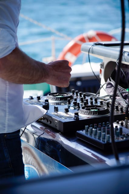 Malaga: Catamaran Sailing Cruise with Swimming & Optional DJ - Who should book this cruise?