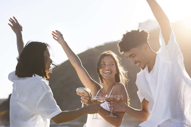 Malaga: Sailing Catamaran Sunset Cruise with Live DJ & Drink - What this Málaga sunset cruise is really like
