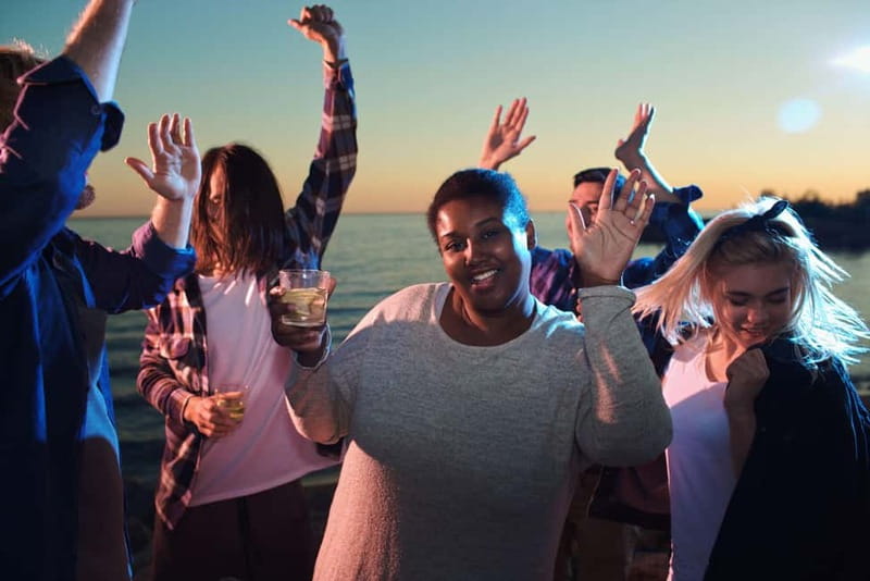 Malaga: Sailing Catamaran Sunset Cruise with Live DJ & Drink - Is $25 good value?