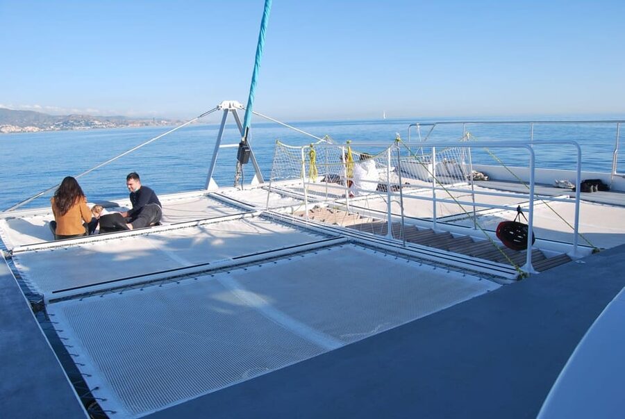 Malaga: Sailing Catamaran Sunset Cruise with Live DJ & Drink - Who will enjoy it most
