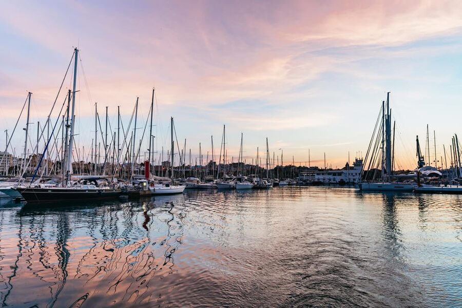 Mallorca: Midday or Sunset Sailing with Snacks and Open Bar - Setting out from Club de Mar Mallorca