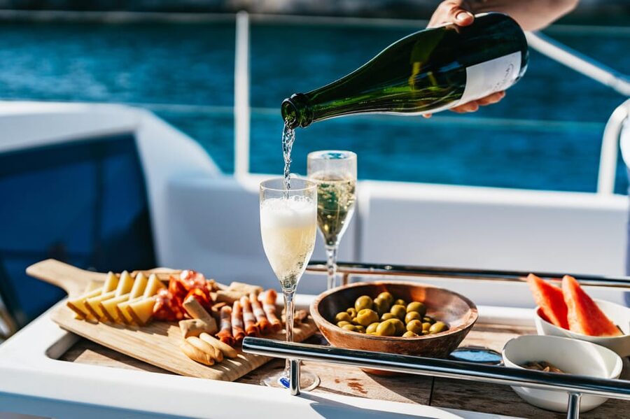 Mallorca: Midday or Sunset Sailing with Snacks and Open Bar - The one-hour stop for swimming and snorkeling