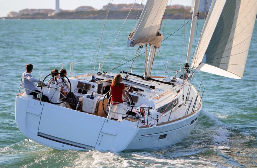 Mallorca: Private Sunset Cruise on a Sailing Yacht - A private boat changes the value