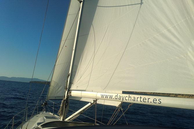 Mallorca sailing, snorkelling, as a Local with drinks and food - The sailing portion: help out or stretch out