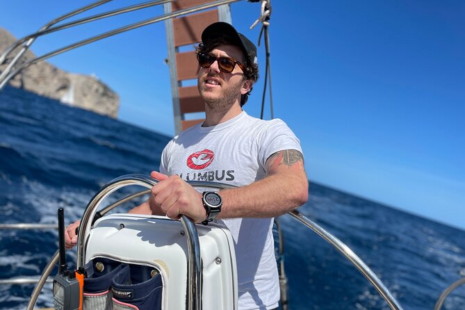 Mallorca sailing tour with tapas and wine - Sailing across the Bay of Pollença