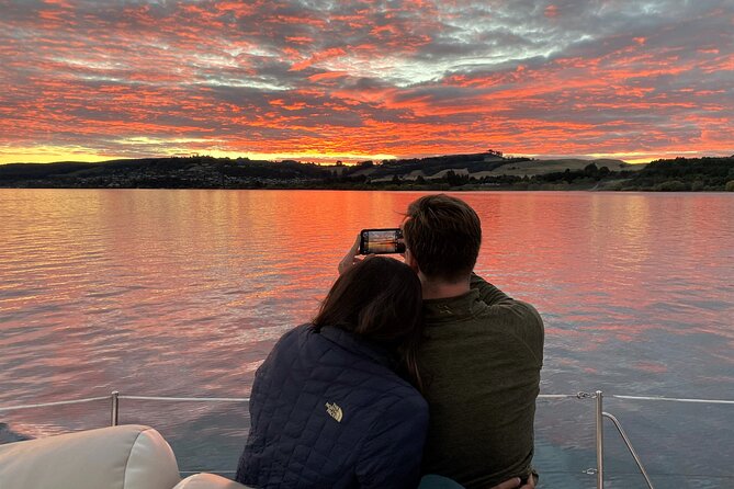 Maori Rock Carvings Eco Sailing Taupo - Drinks, food, and the evening option