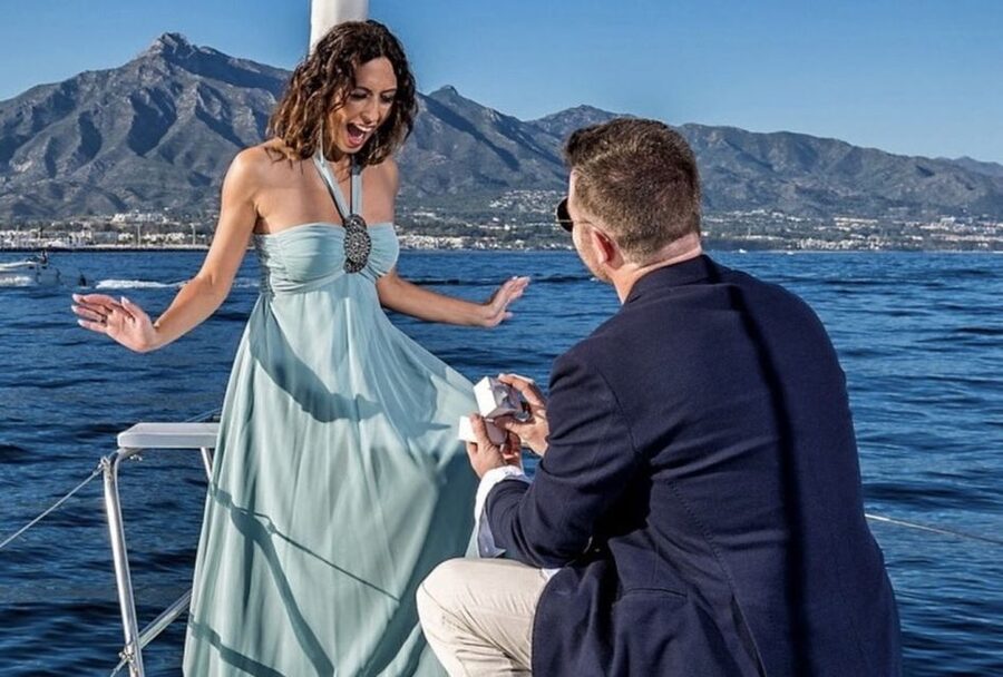 Marbella: Puerto Banús Private Sailing Cruise with Drinks - Sailing, swimming, and paddleboarding