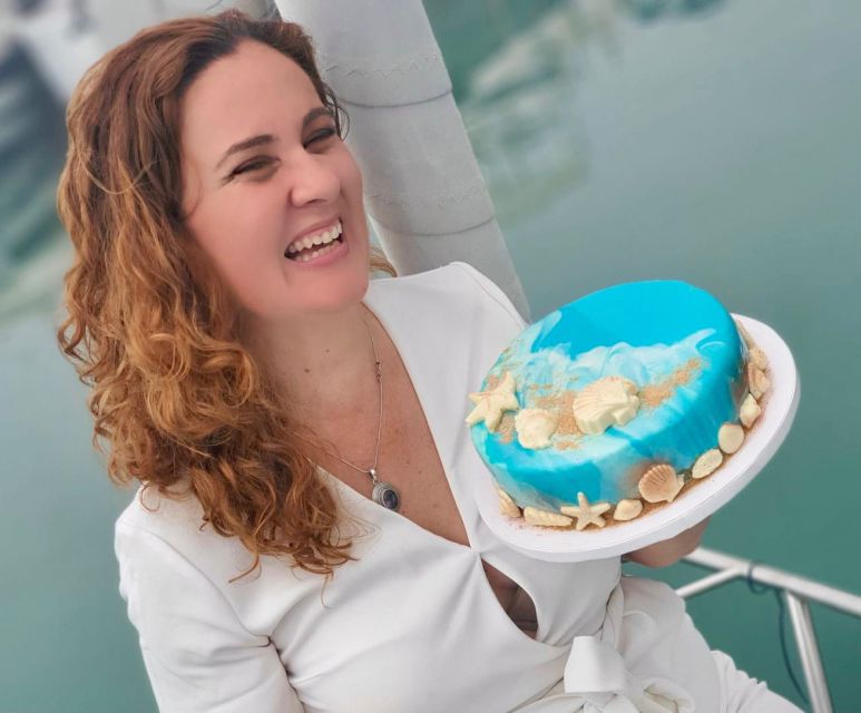Marbella: Puerto Banús Private Sailing Cruise with Drinks - Dolphin spotting, with realistic expectations