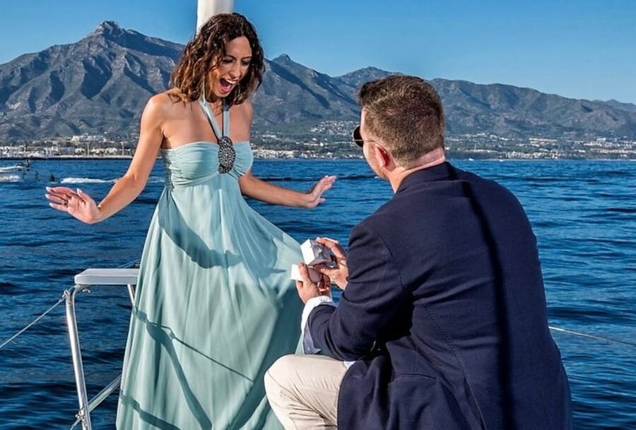 Marbella: Puerto Banús Private Sailing Cruise with Drinks - What the two-hour cruise feels like