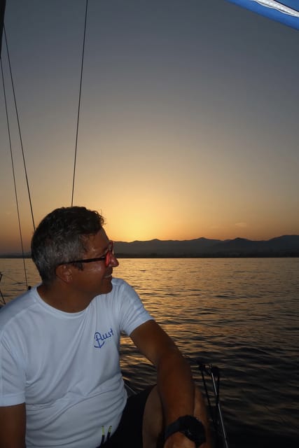 Marbella: Sunset Luxury Sailing Cruise in Puerto Banús - Why a two-hour sail suits Marbella