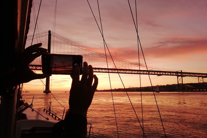 Marriage proposal on a Vintage Sailboat - Praça do Comércio from the water