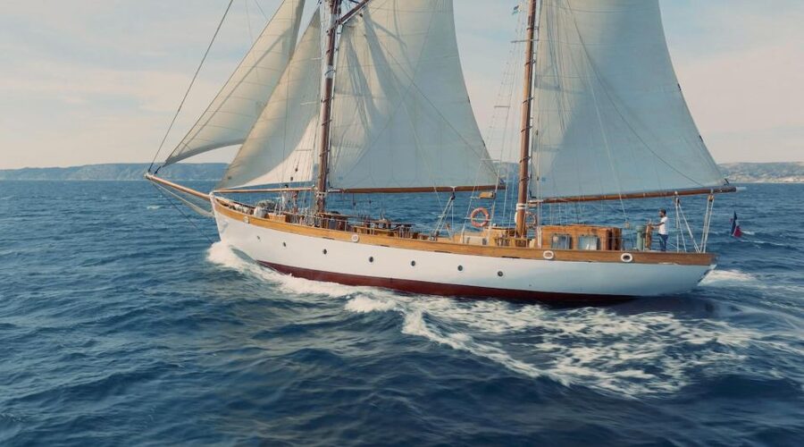Marseille : Afternoon sailing trip - The Frioul Islands and the calm side of Marseille