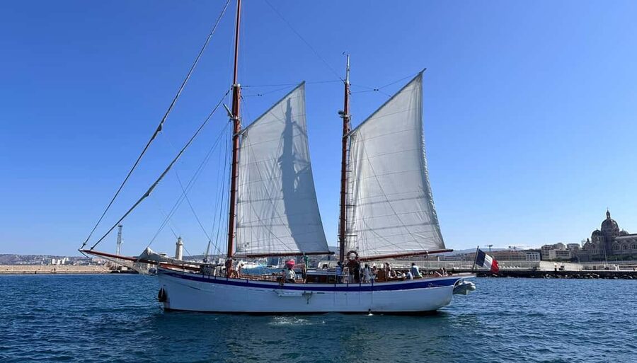 Marseille: Calanques Sailing Cruise with Lunch and Wine - The second swim and the Riou archipelago