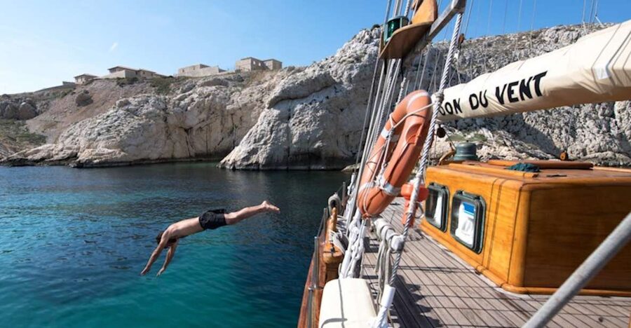 Marseille: Calanques Sailing Day Trip with Lunch and Wine - Meeting Le Don du Vent at Marseille’s Old Port